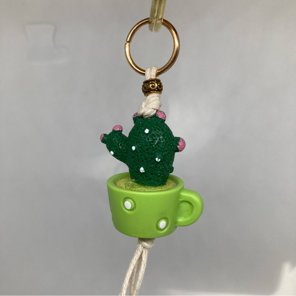 Handcrafted Cactus Macrame Keychain - Picture 6 of 7